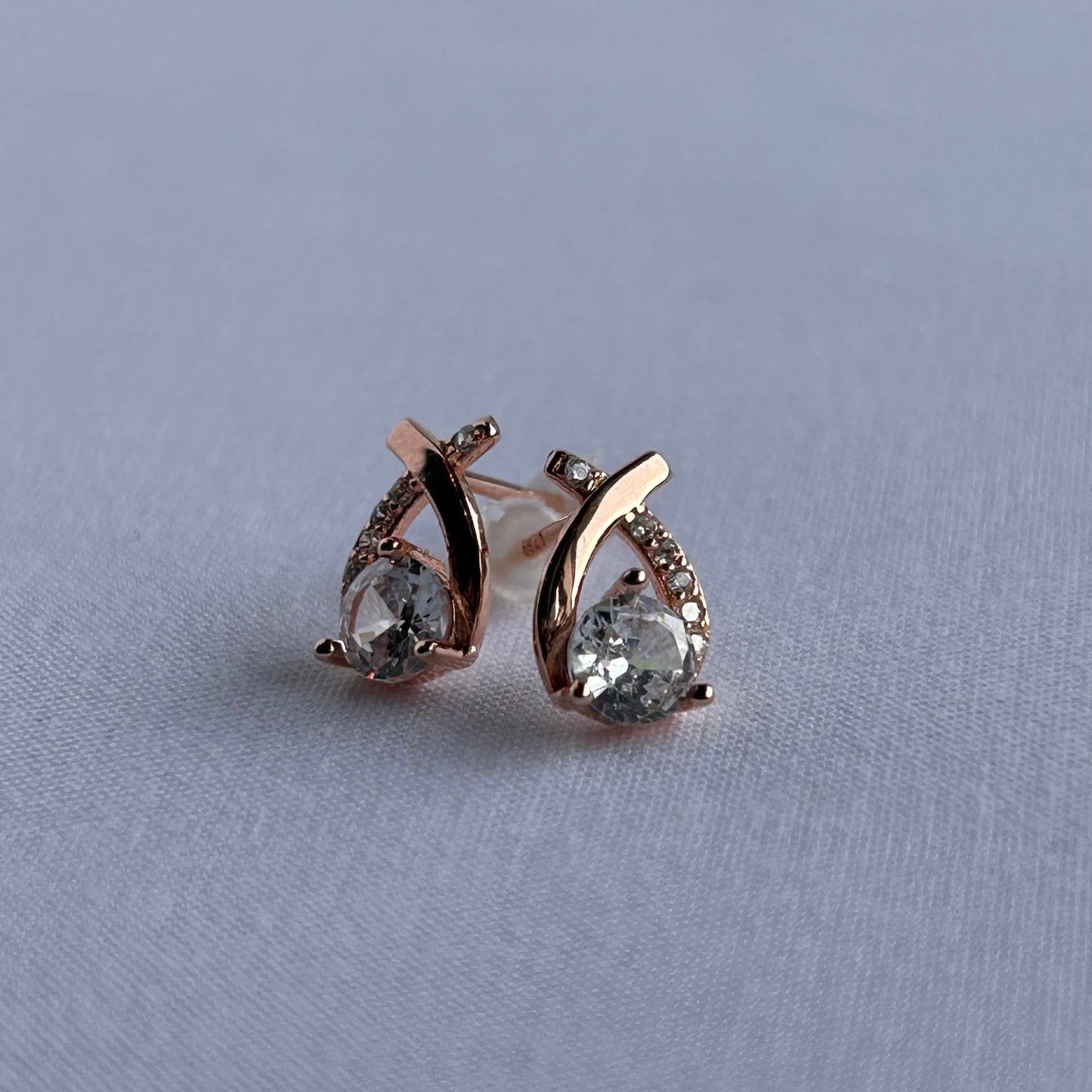 Cross Grow ピアス