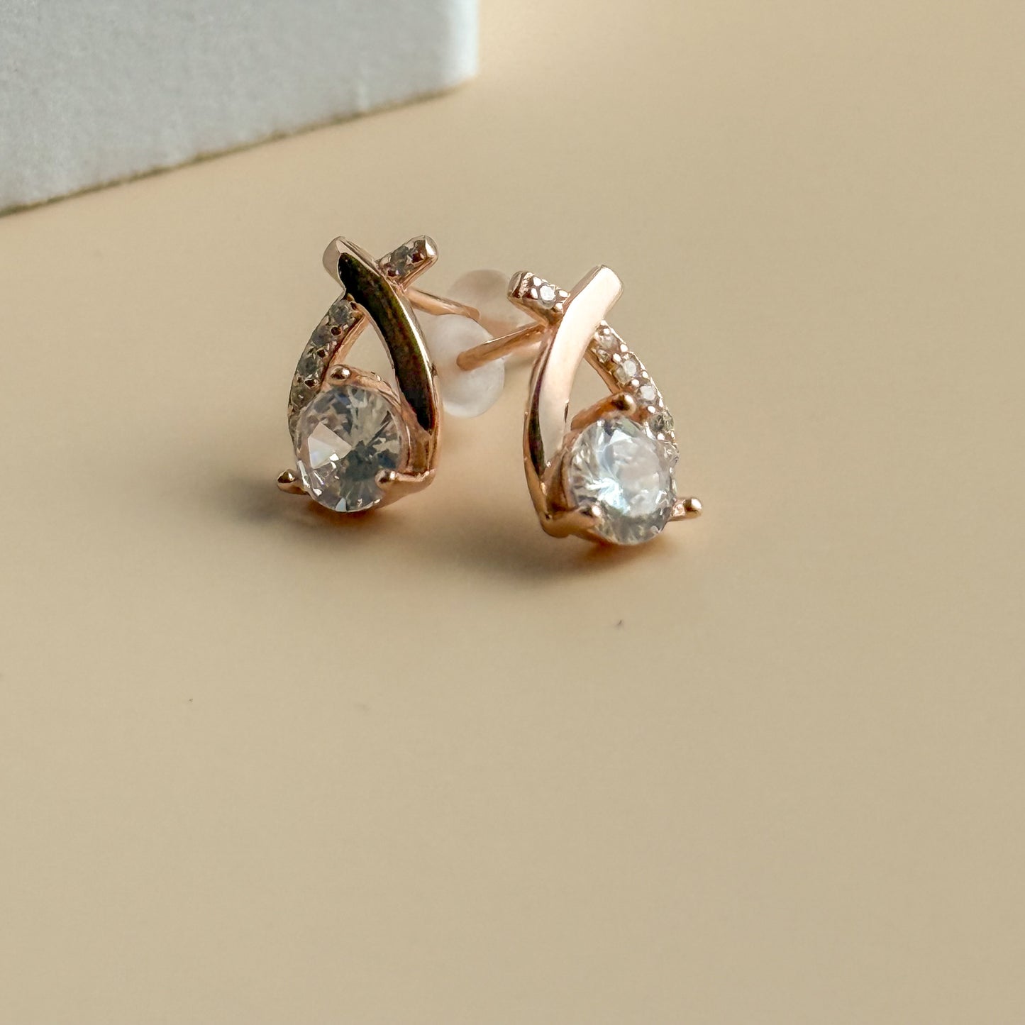 Cross Grow ピアス